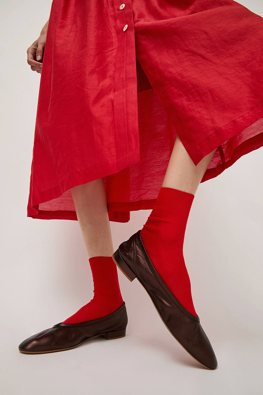 Maria La Rosa Silk Ribbed Ankle Socks in Rosso Lacca