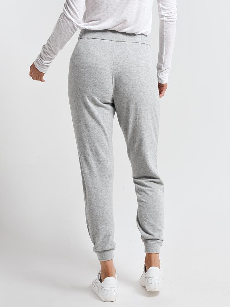 Cupcakes and Cashmere Deano