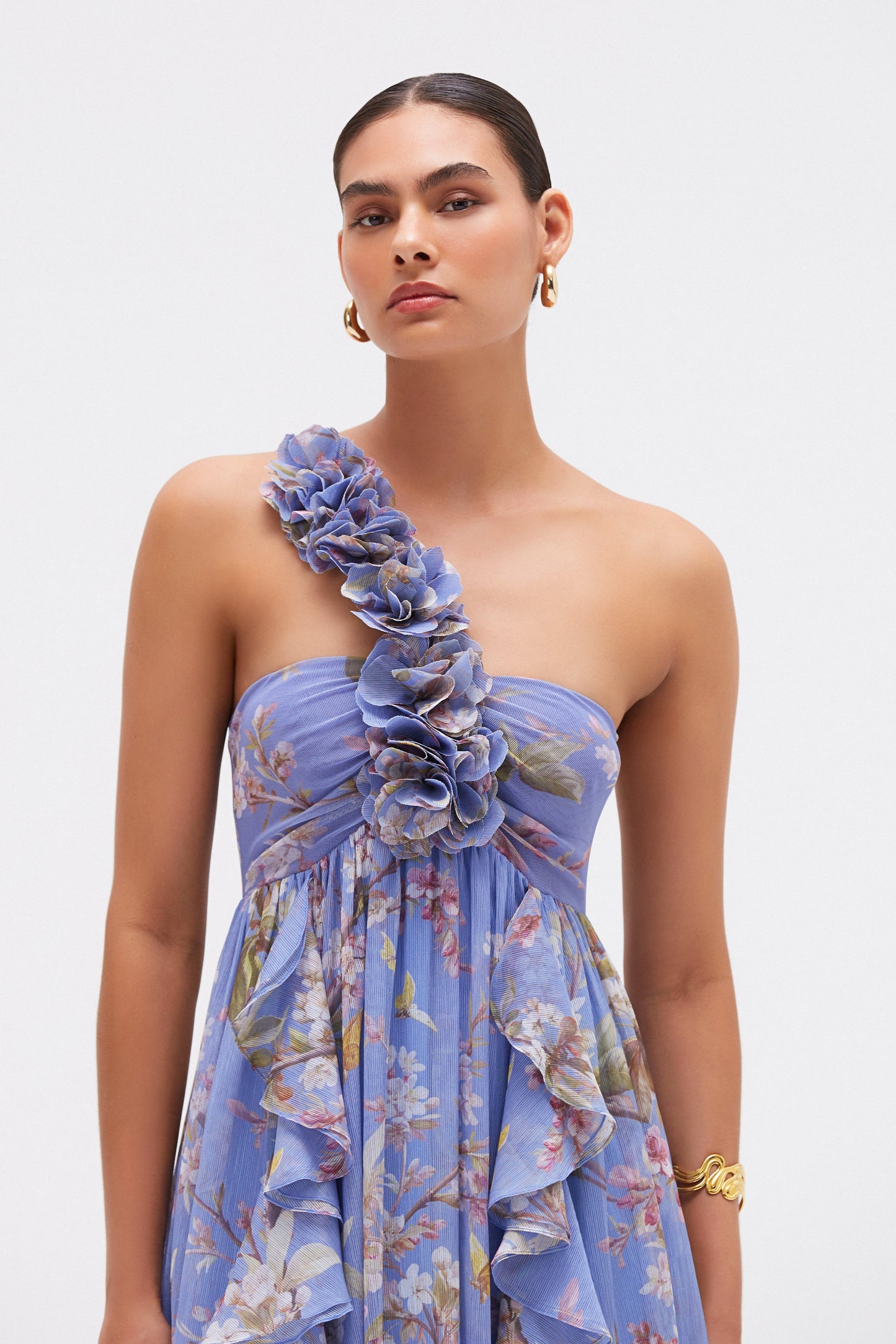DELICATA FLOWER APPLIQUE GOWN